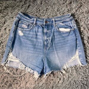 American Eagle High Rise Mom Short